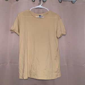 Light yellow t shirt